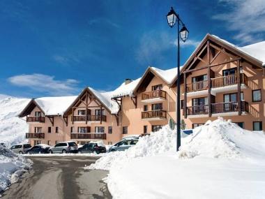 Eine Woche Skiurlaub      Hotel Frankreich Alpen