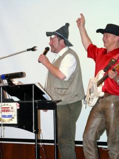 MUSIK ZUM TANZEN, SINGEN, STIMMUNG MACHEN 