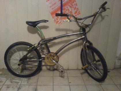 Verkaufe BMX Rad Farbe Black Metalic