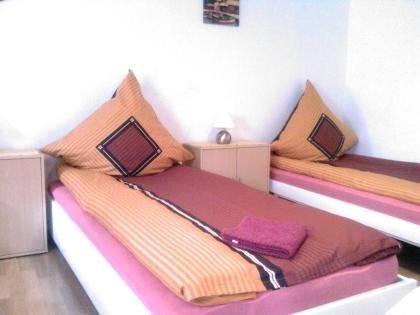Unterkunft ab 10 € Tel. 0151 15662588 Frankfurt, Hanau, Wiesbaden.
