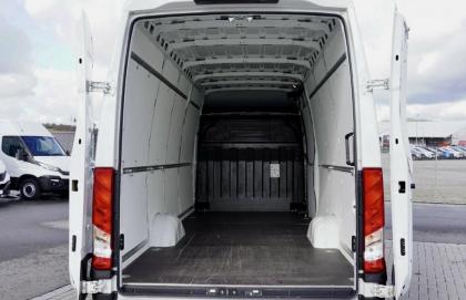 Transporter Fahrer mieten Umzug, Möbeltransport, Möbelmontage Sperrmüll Abholung