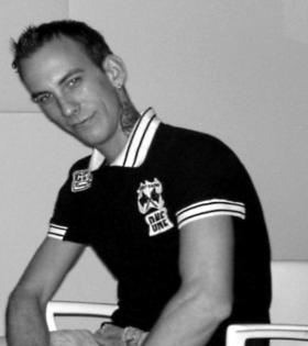 Ich suche Spaß mit reifen frauen bin 25j