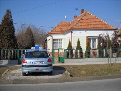 Einfamilienhaus mit Grundstück in Ungarn / Sarmellek zu verkaufen