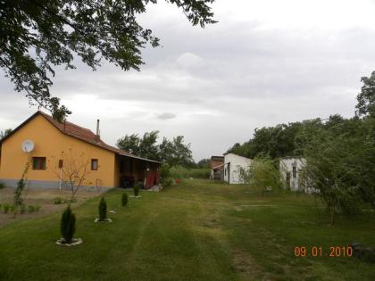 In Ungarn ein kleines Bauernhaus ist zu verkaufen
