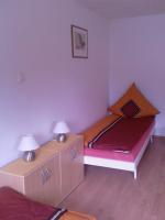 Unterkunft Frankfurt ab 10 € Tel. 0151 15662588