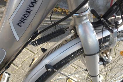 (44) 5 Gang Rücktrittsbremse 26 Zoll Rh 43 mit Nabendynamo Aluminium Rahmen