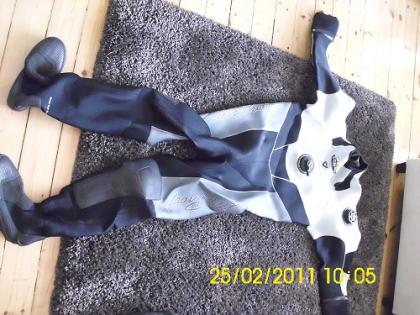 Waterproof Sedna , Trockentauchanzug mit Zubehör