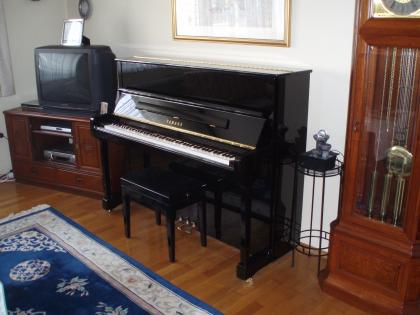 Absolut neuwertiges Yamaha P 121 Klavier