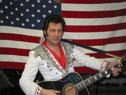 Elvisliveshow sehr originalgetreu von TV und Rundfunk