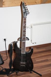 ESP LTD M 1000 mit Peavey Vypyr 30 u. Koffer