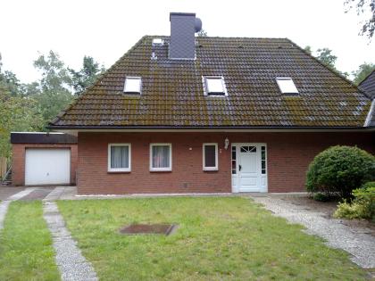 Schönes Einfamilienhaus auf dem Land mit Garten & Garage