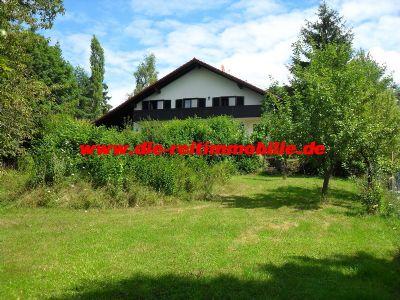 Eine Oase im Grünen für Mensch und Tier - Großzügiges Einfamilienhaus mit Einlie