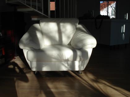 Ein wunderschöner, exklusiver Sessel in weiß