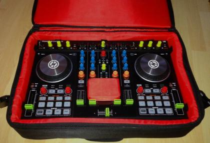 Native Instruments Traktor Kontrol S4 MK II