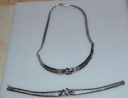 2. er Set Armband und Kette 835er Silber je 8. echte Saphire