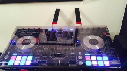 Pioneer DDJ-SX2= 480EUR / Pioneer XDJ RX = 700EUR / Pioneer CDJ2021NXS2 = 1000E