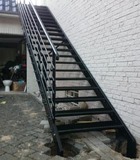 Metalltreppen nach Mass, Metallzaun aus Polen, Gelander, Fenstergitter , Montage