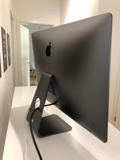 Apple iMac Pro (A1862), Xeon W-2140B, Radeon Pro Vega 56