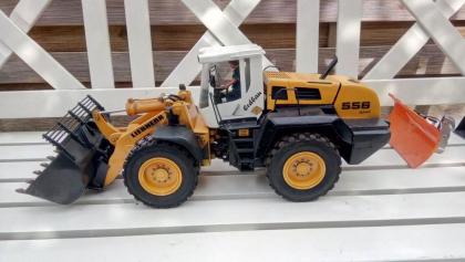Radlader RC Liebherr L556 2 plus 2 inkl. Funke RTR
