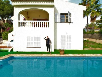Luxusvilla mit wunderschönem Teilmeerblick an der Costa de la Calma Mallorca