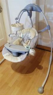 Baby Schaukel/ Wiege mit Musik in Top Zustand
