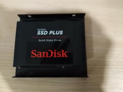 SSD plus 480 GB SSD intern mit Enbaurahmen
