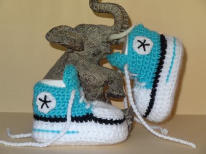 Babyschuhe,Turnschuhe gehäkelt diverse Größen und Farben