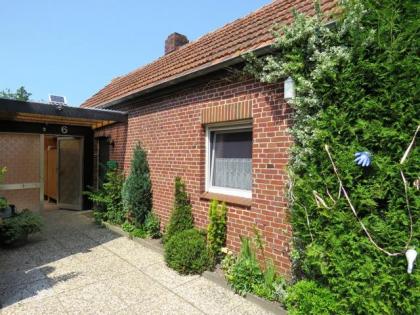 Ferienhaus Mariechen - Urlaub bis 2 Gäste mit Gartensauna und Terrasse in Ostfri