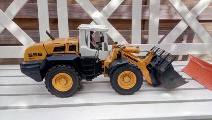 Radlader RC Liebherr L556 2 plus 2 inkl. Funke RTR