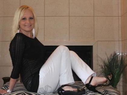 Liebevolle Blondine sucht charmanten Partner