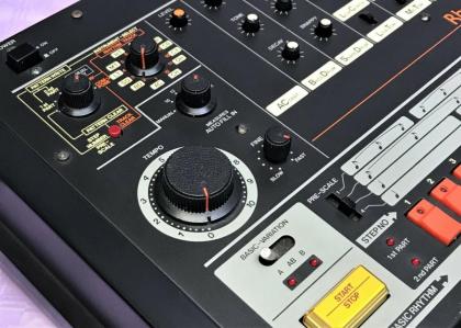 ROLAND TR-808 RHYTHM COMPOSER