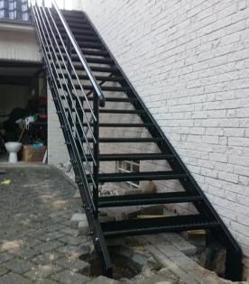 Schmiedeeisenzaun aus Polen, Metalltreppen aus Polen, Metallzaune
