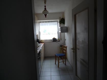 Schöne 2 Zimmerwohnung, Küchenzeile mit Geräten, Bad/WC, Flur, Terrasse, Gartenn