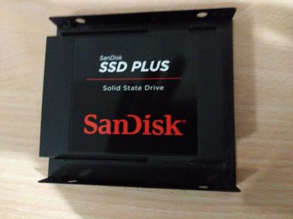 SSD plus 480 GB SSD intern mit Enbaurahmen