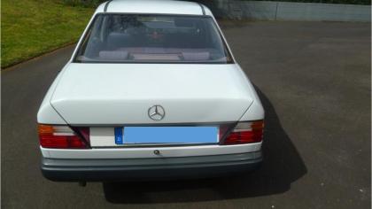 Mercedes 230E zu verkaufen