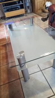Couch-Glastisch zu verschenken