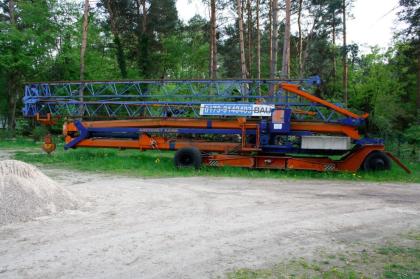 BAUKRAN ARCOMET A28B mit Kranfahrwerk und Funkfernbedienung