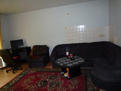 2 Zimmerwohnung, integrierte Küchenzeile, Bad/WC, Terrasse, Grundstücksnutzung D
