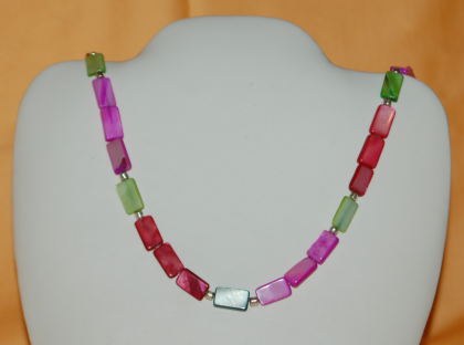 Perlmuttkette in Sommerfarben