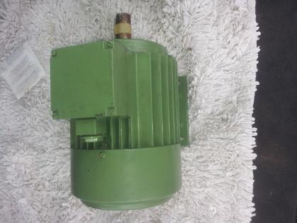 3 x Elektromotor, neu mit Lagerspuren a 95 EUR