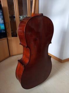 Wunderschönes altes Cello