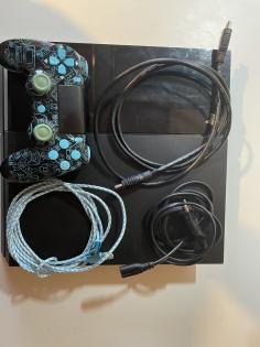 Playstation 4 + Zubehör