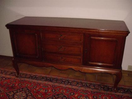 Kommode bzw. Anrichte (Holz/ englischer Stil)