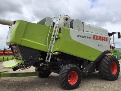 Claas LEXION 5=4=0S 9M VARIO Mähdrescher Preis: 9000 €