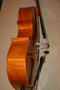 Rumänisches Meistercello, Löwenkopf
