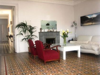 ARIANA - wunderschöne Altbauwohnung mit großer Terrasse für bis zu 3 Personen
