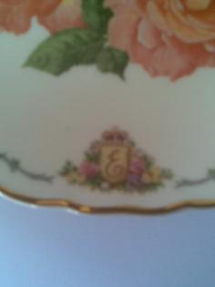 Royal Albert Elizabeth of Glamis Plate by Sara Schofield Queen Mother Fav Flower