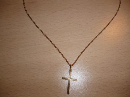 Goldkette 585, mit Kreuzanhäger 333 ( 140.- Euro)