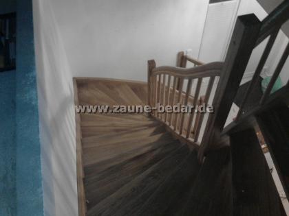 Holztreppe, Wangentreppe, Treppe  auch mit Edelstahlelemente aus Polen