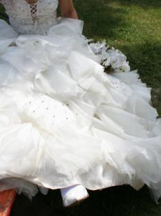 Exklusives Brautkleid absoluter Hingucker auf der Hochzeit Einzelanfertigung